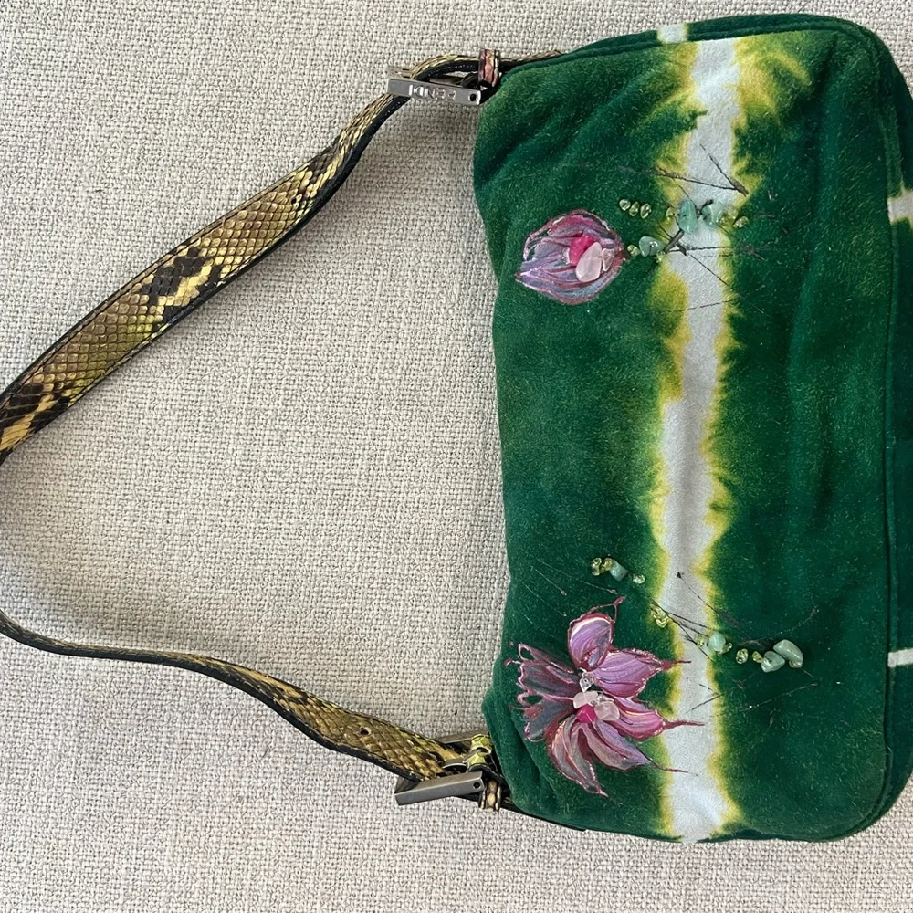 Fendi Baguette - Picture 3 of 7